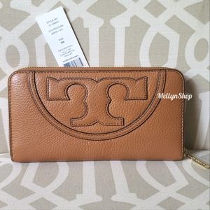 NWT Tory Burch All T Wallet